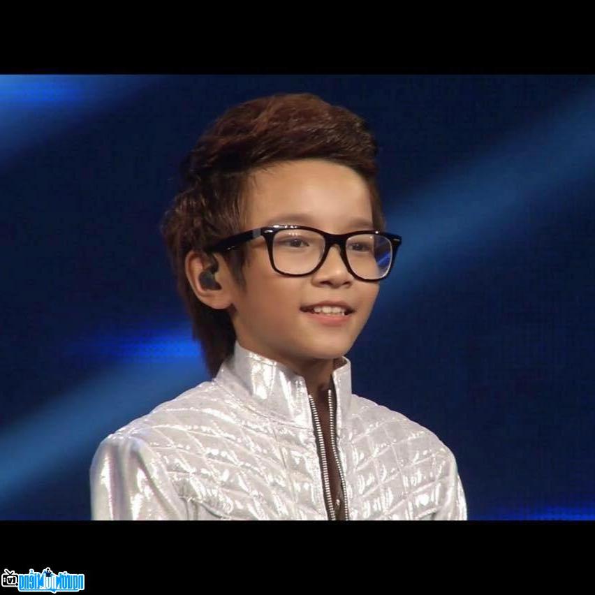  Cao Minh Thien Tung participating in Vietnam Idol Kids program