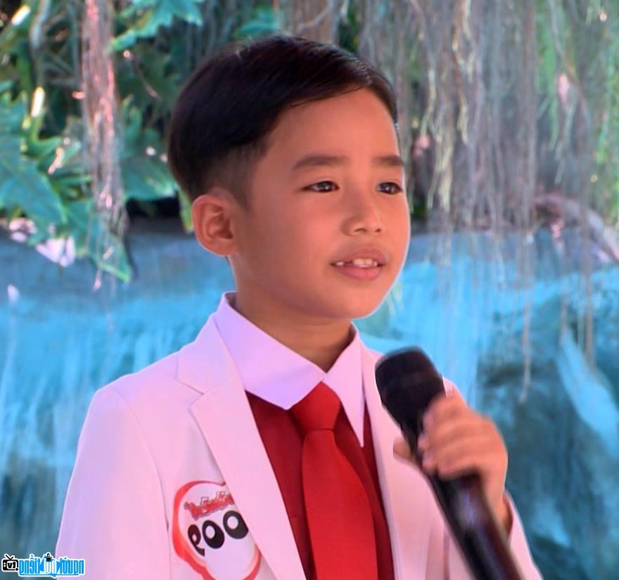  Huynh Duc Thanh - Famous child singer Da Nang - Vietnam