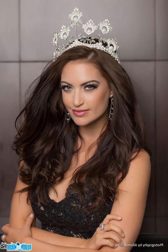  Sierra Bearchell when she was crowned runner-up supranational 2015