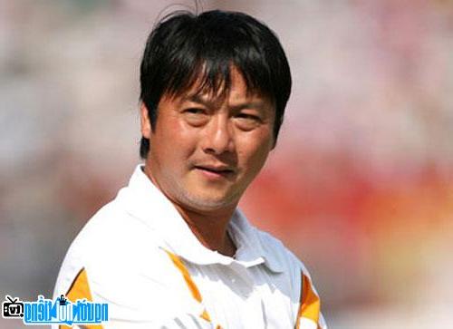  Latest portrait photo of Le Huynh Duc when he was a coach