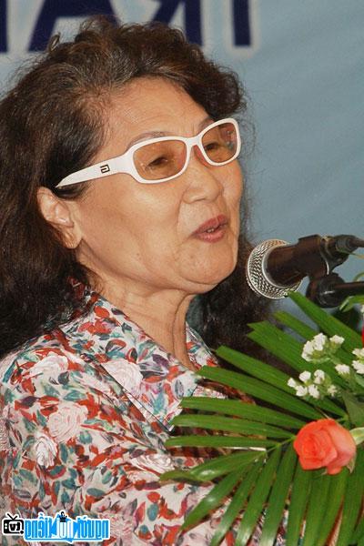  Picture of Poet Dang Nguyet Anh