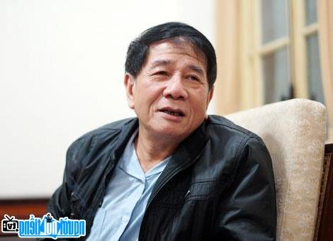  Picture of Writer Do Kim Cuong
