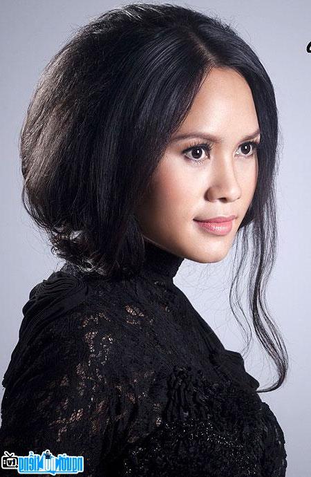  beautiful and noble Mai Hoa in her album