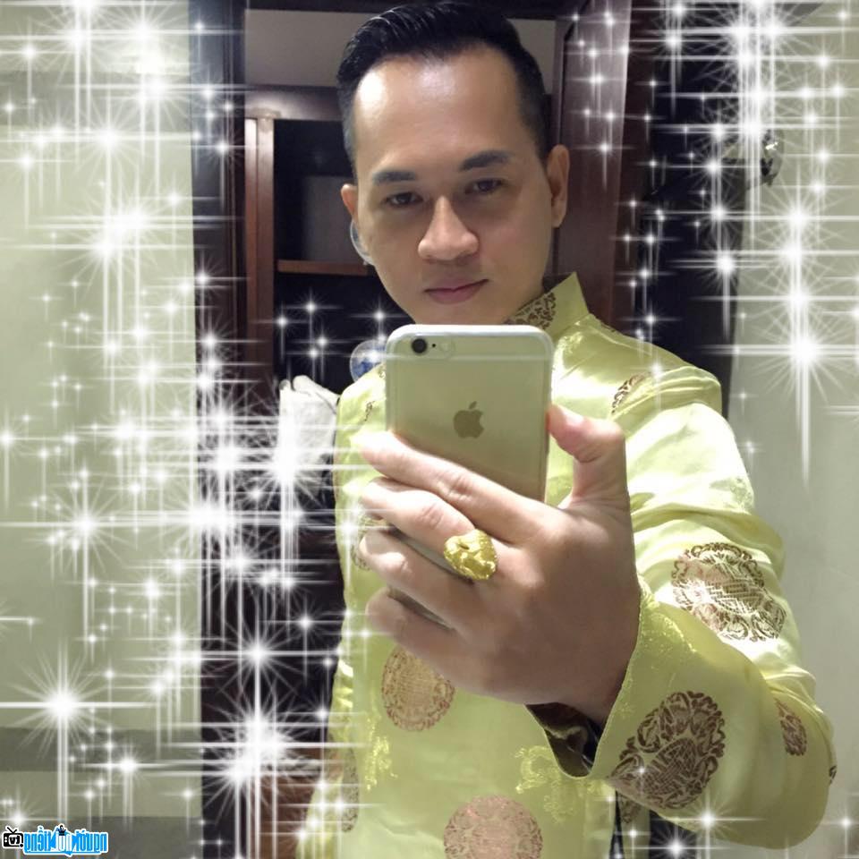 Latest picture of Singer Hoang Nhat Minh