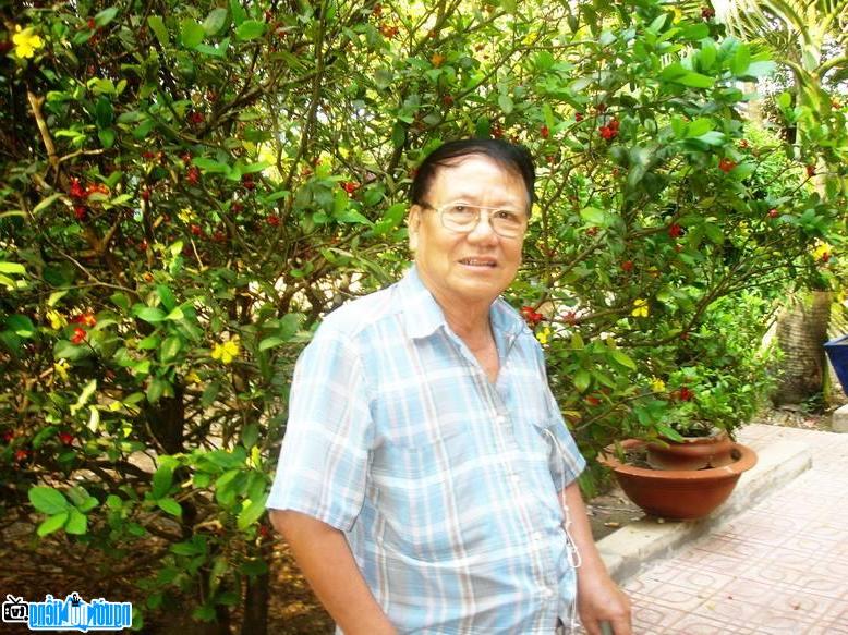 Latest picture of Writer Nhat Tuan