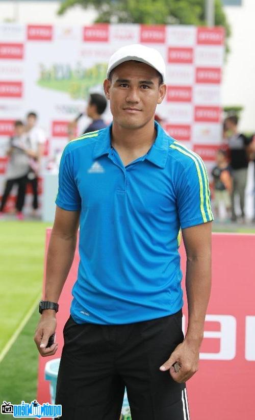 Hình ảnh cầu thủ bóng đá Phan Thanh Bình