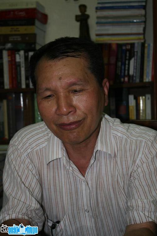 Hình ảnh mới về Nhà thơ Vũ Từ Trang