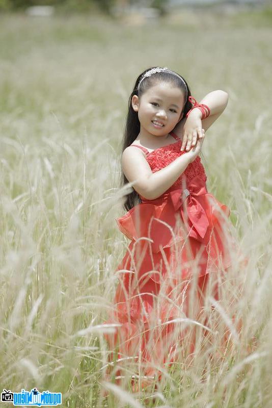  Charming Pham Nhat Lan Vy in the fields
