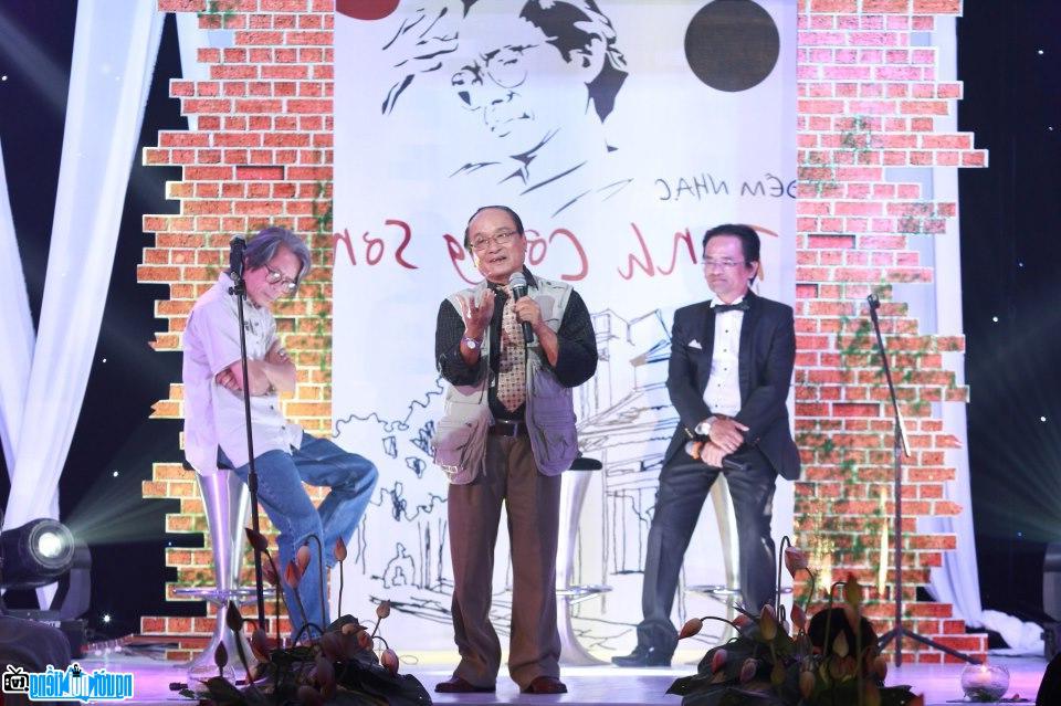  Poet Dong Trinh in Trinh Cong Son music night