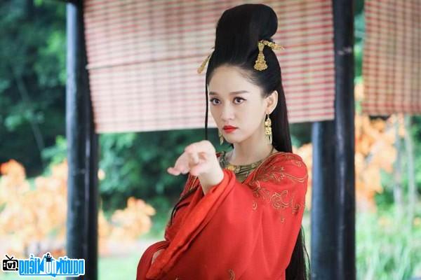 Trần Kiều An với tạo hình Đông Phương Bất Bại