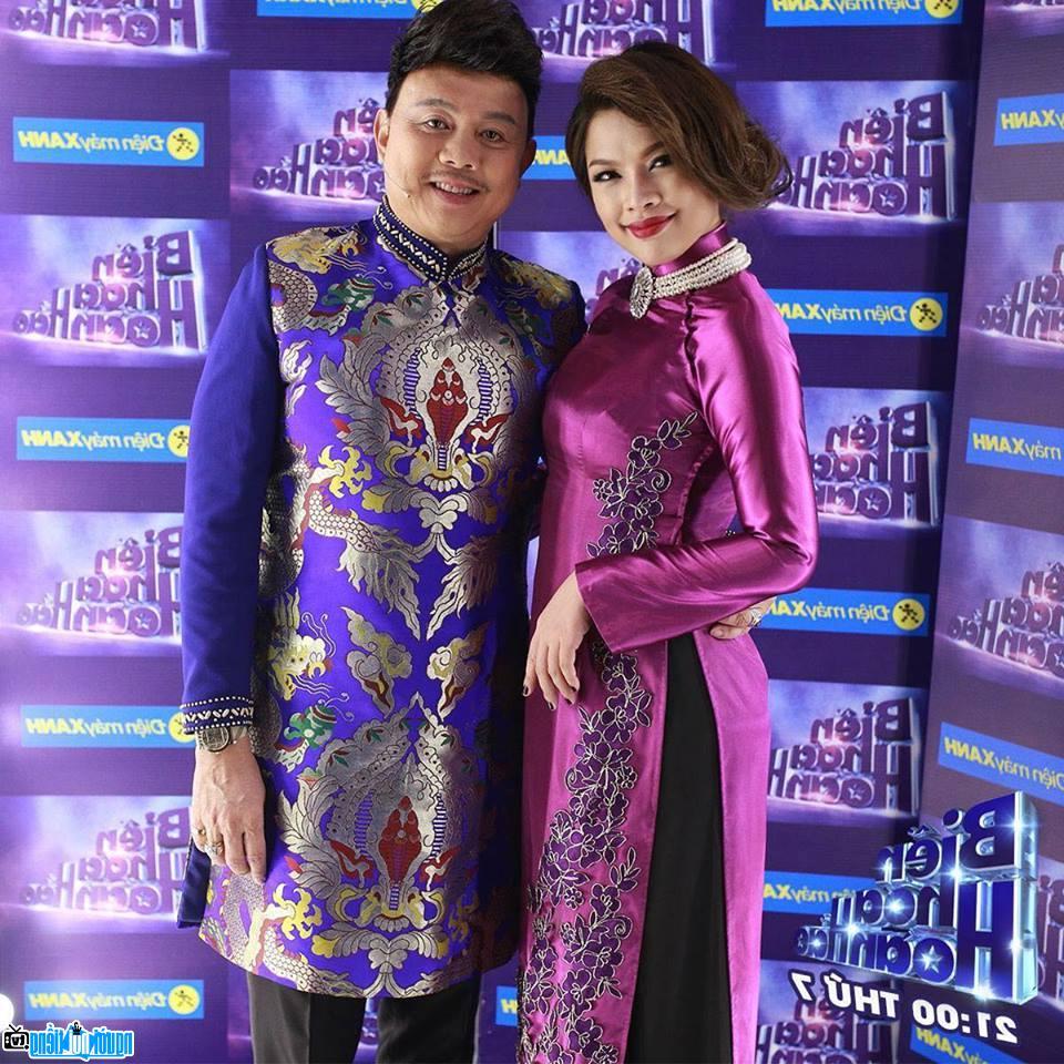  Singer Le Ngoc and comedian Chi Tai