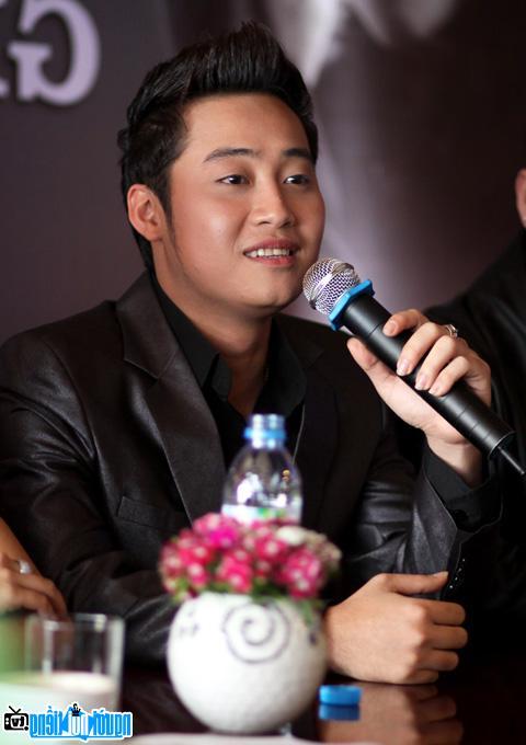  Singer Hoang Nghiep in press conference