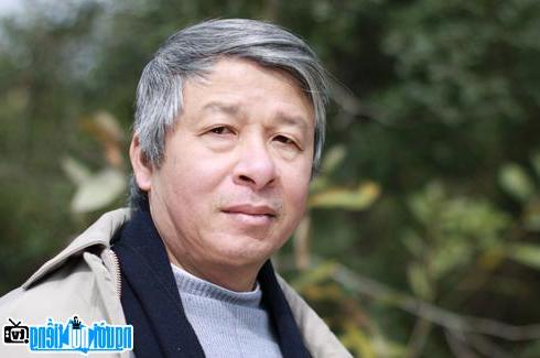 Picture of Writer Vu Xuan Tuu