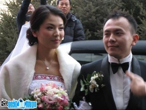 Images of Liu Tao at her wedding with Wang Ke