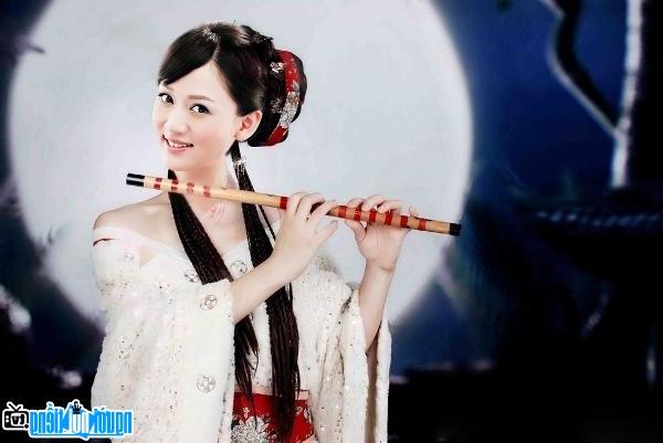 Tạo hình xinh đẹp của diễn viên Trần Kiều Ân