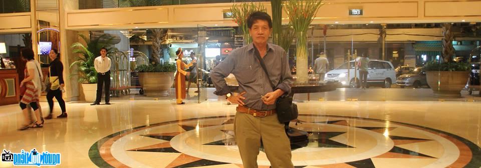  Latest pictures of contemporary writer Khue Viet Truong