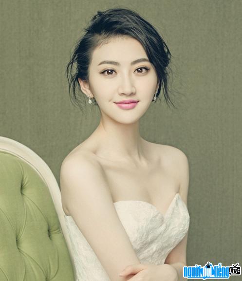 Chân dung nữ diễn viên xinh đẹp Cảnh Điềm