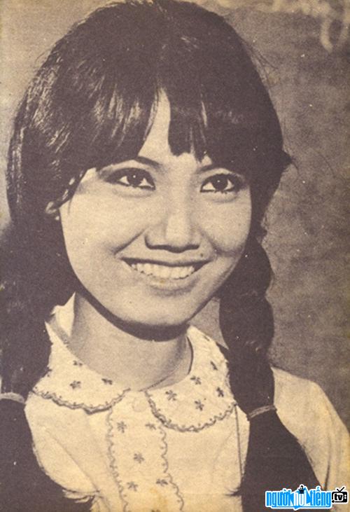 Young image of actor and singer Thanh Lan