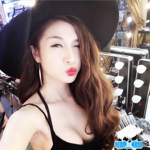 Hình ảnh selfie của hotgirl Vân Navy