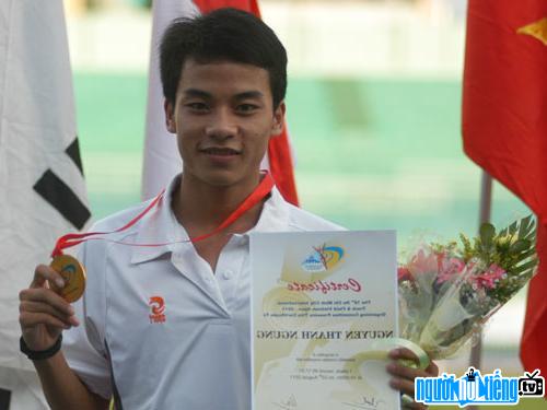 Nguyen Thanh Ngung set a new national record in the 10000m walking distance.