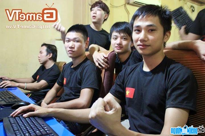 Hình ảnh về game thủ Tiểu Bạch Long