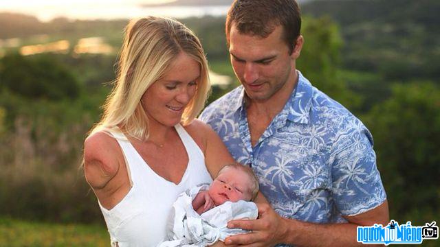 Bethany Meilani Hamilton Dirks welcomes first son