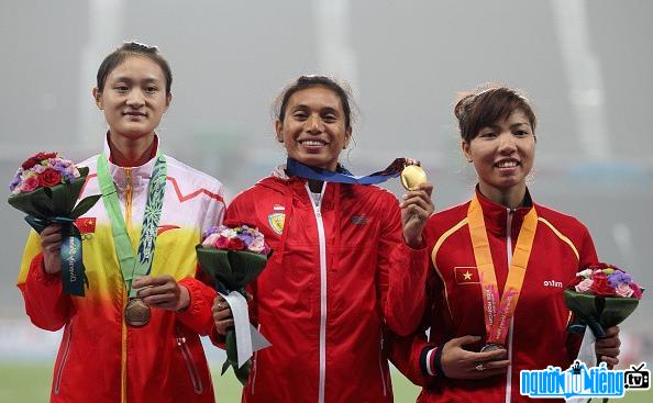  the golden girl with long jump in Vietnam