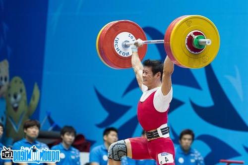 Image of Weightlifting athlete Thach Kim Tuan 1