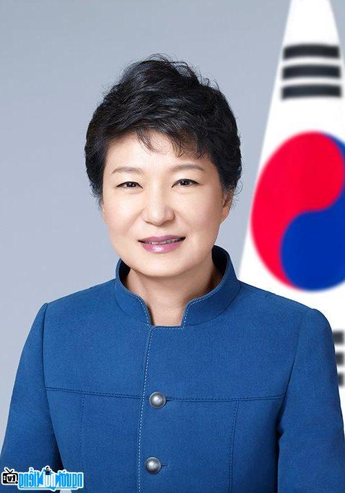 Park Geun-Hye - Nữ Tổng thống đầu tiên của Hàn Quốc