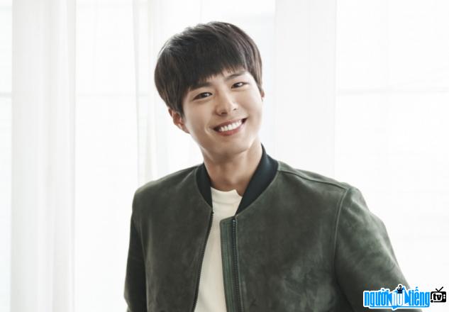  Park Bo-gum is a Korean actor who is receiving the most attention from Vietnamese audiences