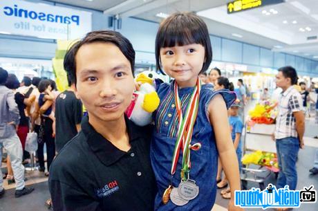  Nguyen Anh Dung and daughter Nguyen Le Cam Hien