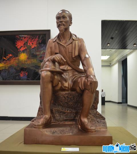  Image of Uncle Ho in the work of sculptor Nguyen Phu Cuong