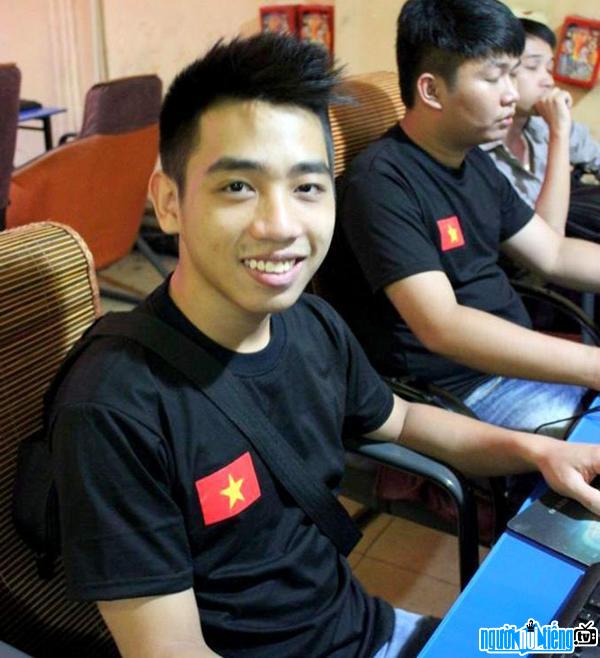  Tuan Tien Billion is the leading commentator of AOE Vietnam