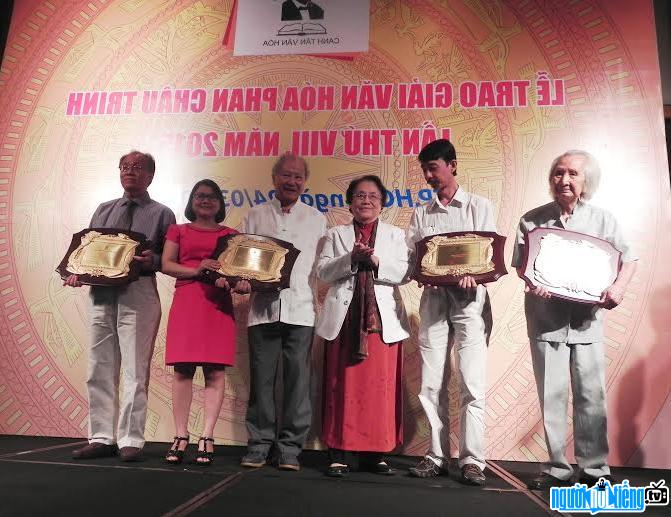  Composer Nguyen Vinh Bao at the Phan Chau Trinh cultural award ceremony