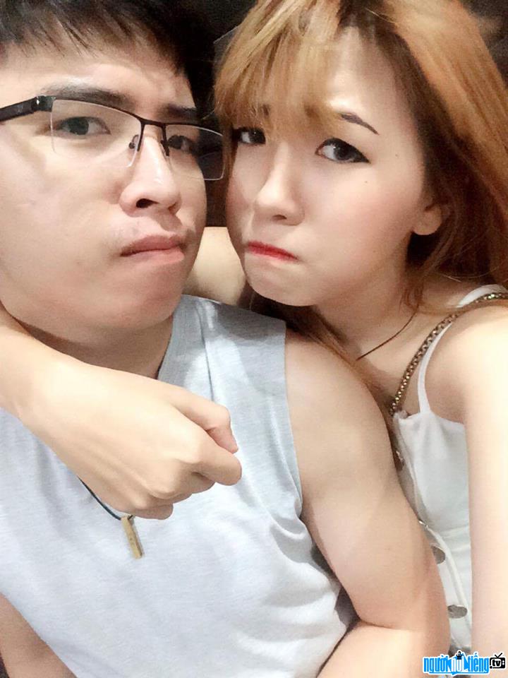  Row Hoang Duy Phuong and his girlfriend Chuuti Mu