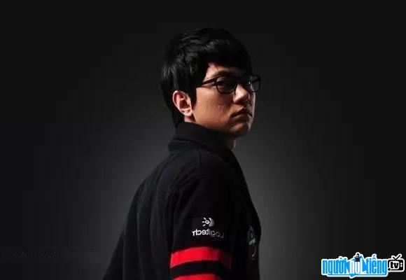 The famous MadLife gamer in the jungler position