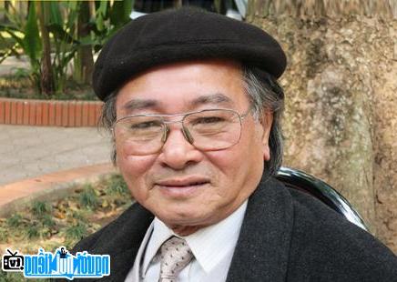 Picture of Poet Tran Ninh Ho