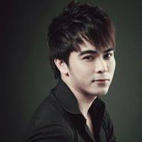  image of singer Thanh Dai Sieu.