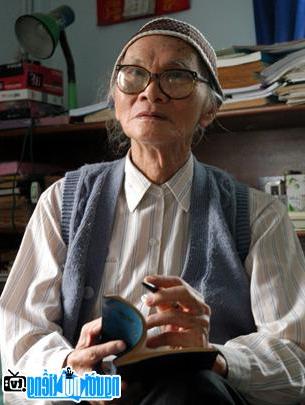 Nhà văn Võ Hồng tại nhà riêng ở Nha Trang