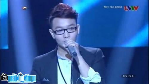  Nguyen Hoang Dung on the night of The Voice competition
