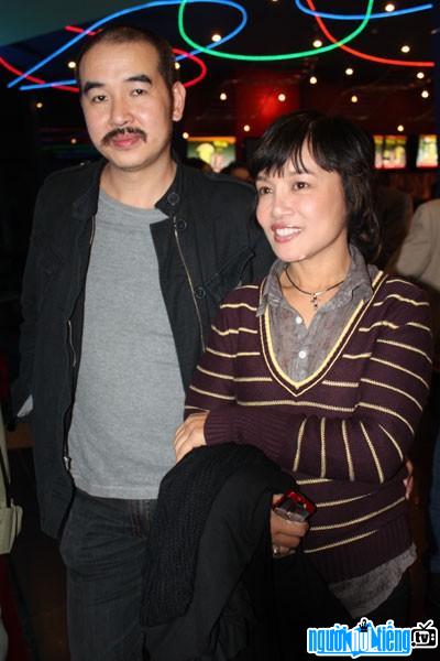  Picture of director Bui Thac Chuyen and his wife - Artist Tu Oanh