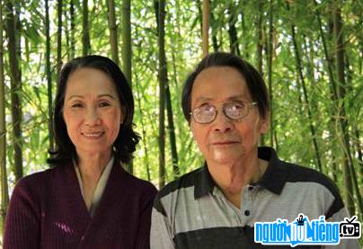 Nghệ sĩ Nguyễn Đình Toàn cùng người vợ Thu Hồng - bà Tú Xương