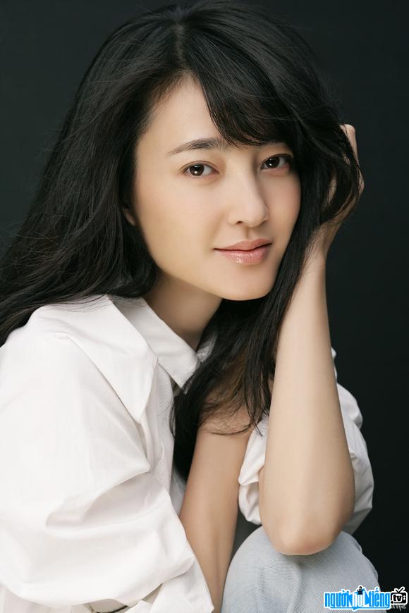  The pure beauty of actress Vuong Le Khon