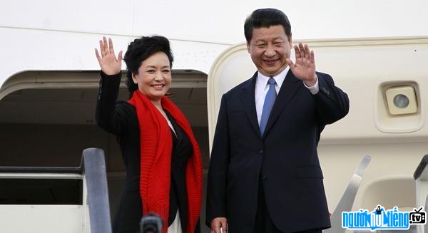 Peng Liyuan với Chủ tịch Tập Cận Bình