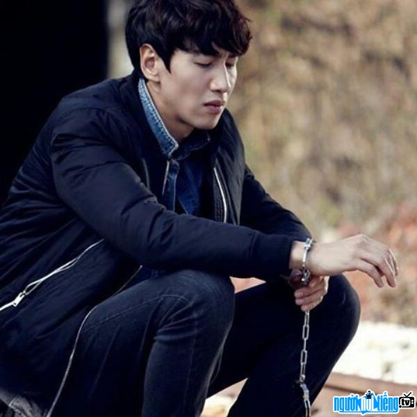 Lee Kwang Soo khóc nghẹn trong ngày chia tay Running Man - 2sao