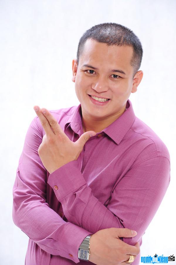 Image of TV show host Phan Phuc Thang 3
