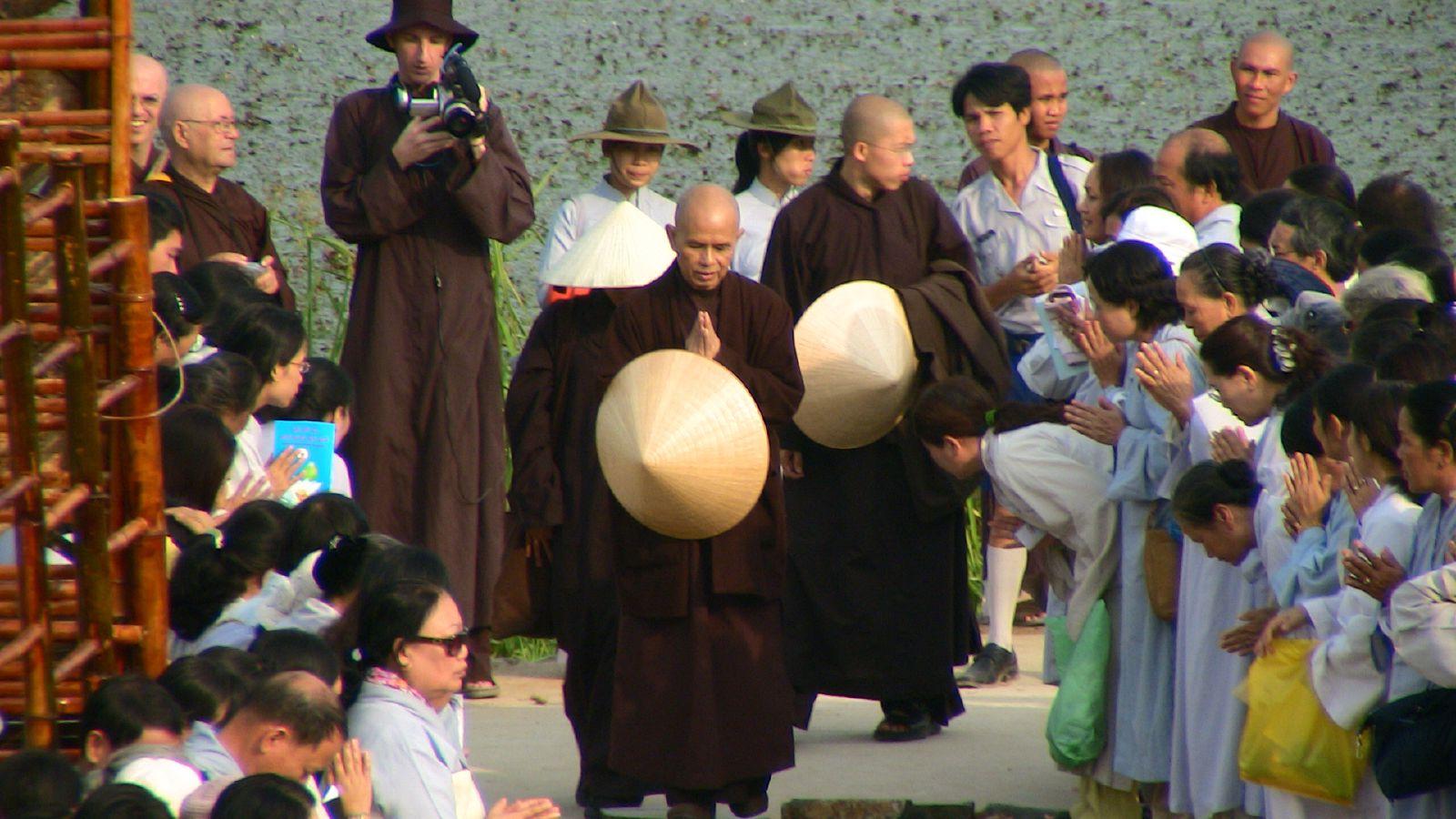 Thiền sư Thích Nhất Hạnh về Việt Nam năm 2007