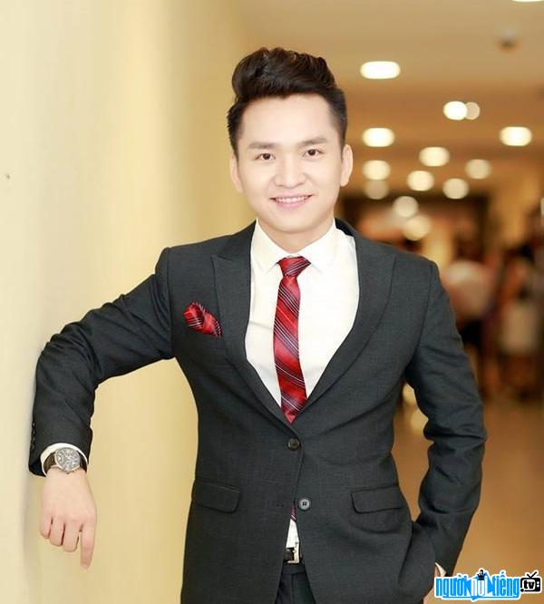  Happiness - Handsome MC of Vietnam Television