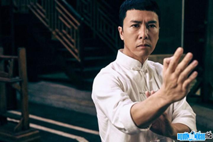 Picture of Donnie Yen performing martial arts