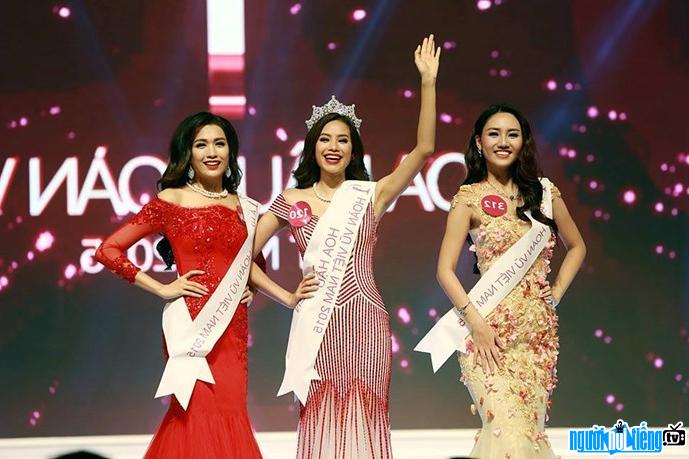  runner-up Ngo Tra My crowned Miss Universe Vietnam 2015